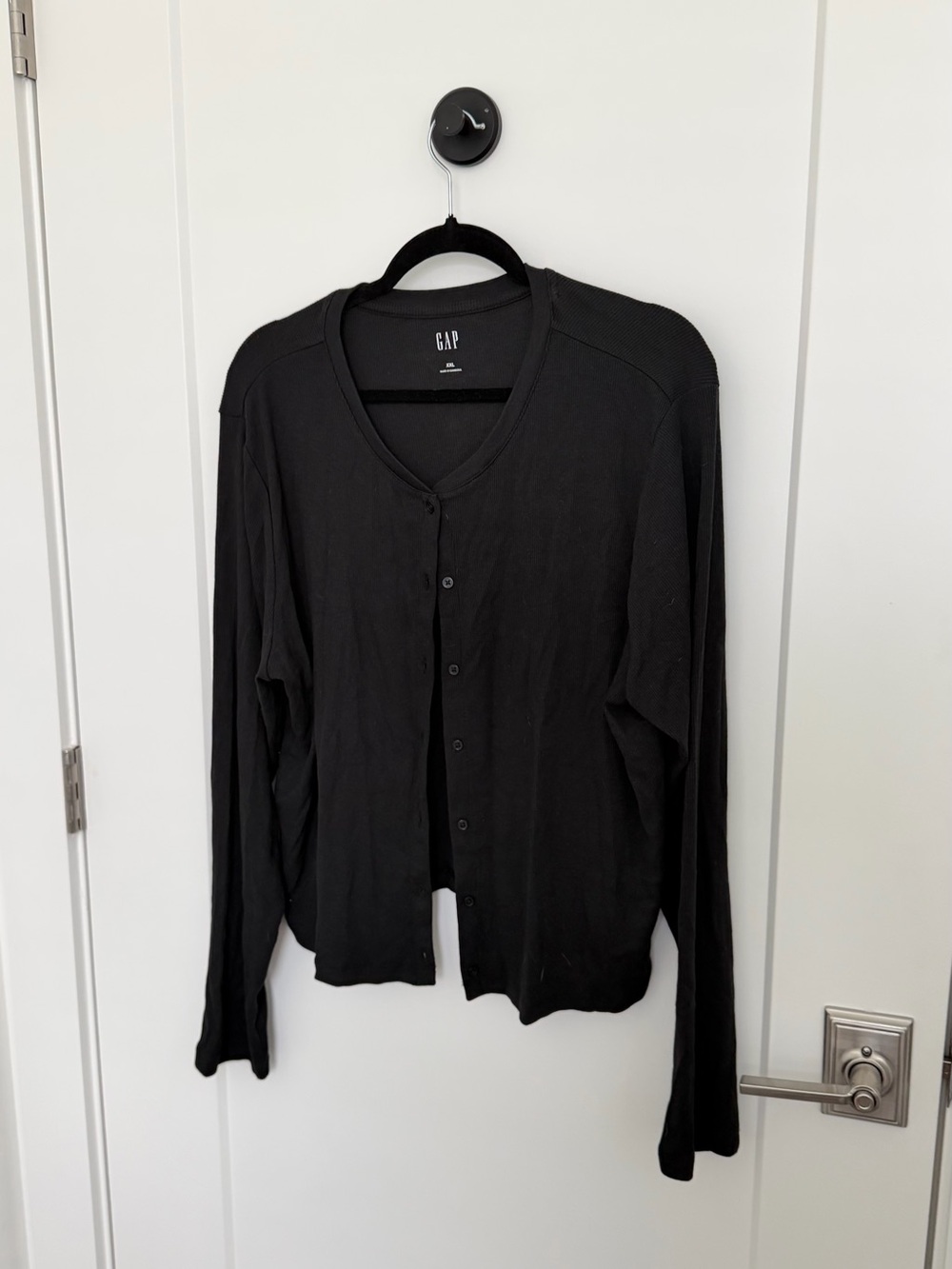 GAP Black Women’s Long-Sleeve Light Weight Button Cardigan